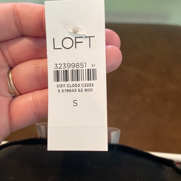 NWT New LOFT Floral Velvet Puff Sleeve Top Size Small - Picture 8 of 8